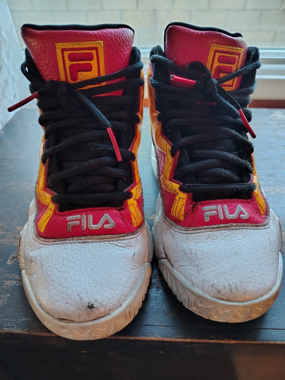 Fila youth Boy's BIG KIDS Athletic Basketball MB Shoes red white yellow - size 5
